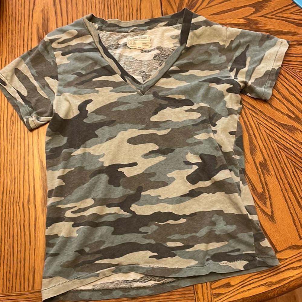 Current/Elliot V-Neck Camo T-Shirt size 1 (small)